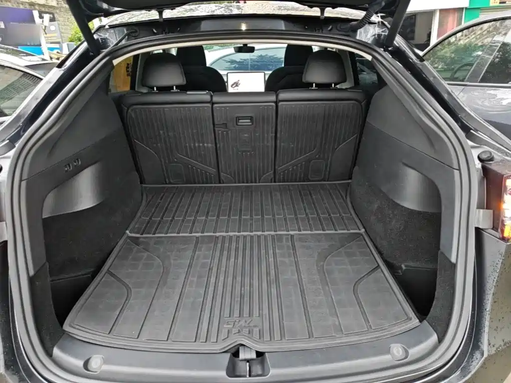 Tesla Model Y — фото 19