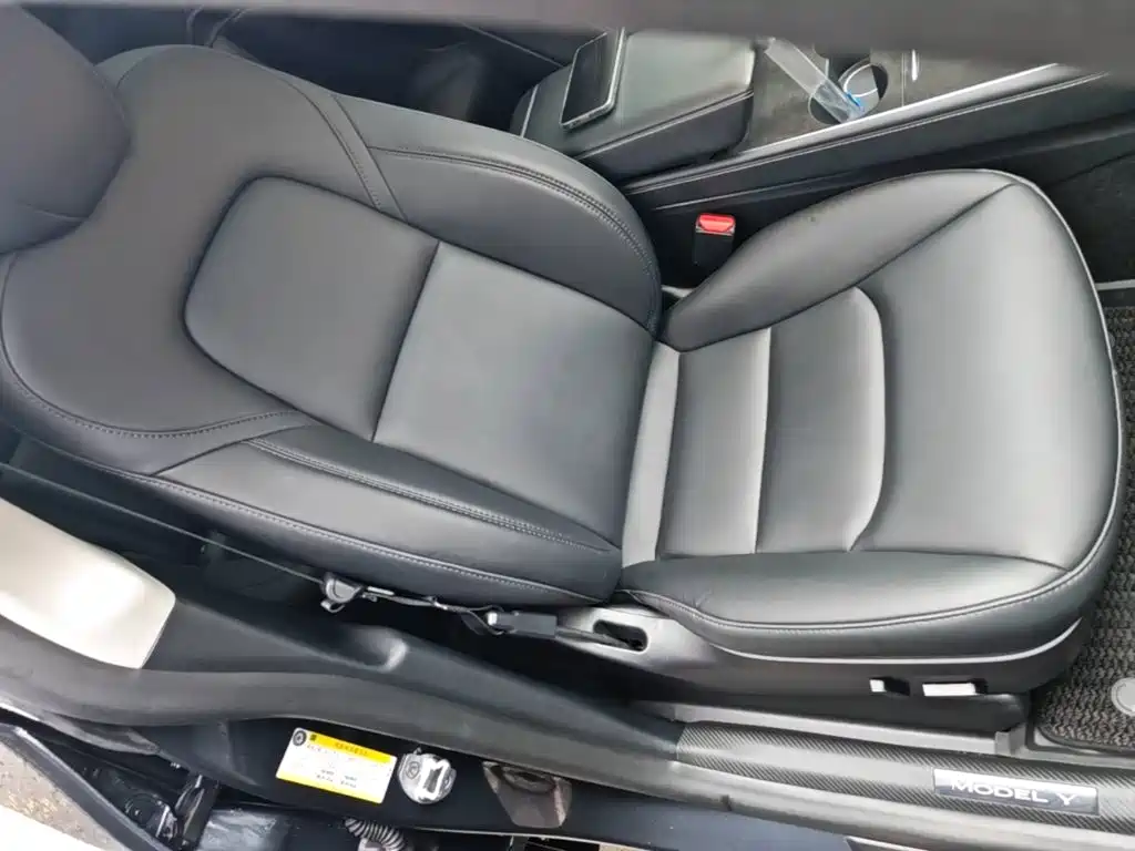 Tesla Model Y — фото 25