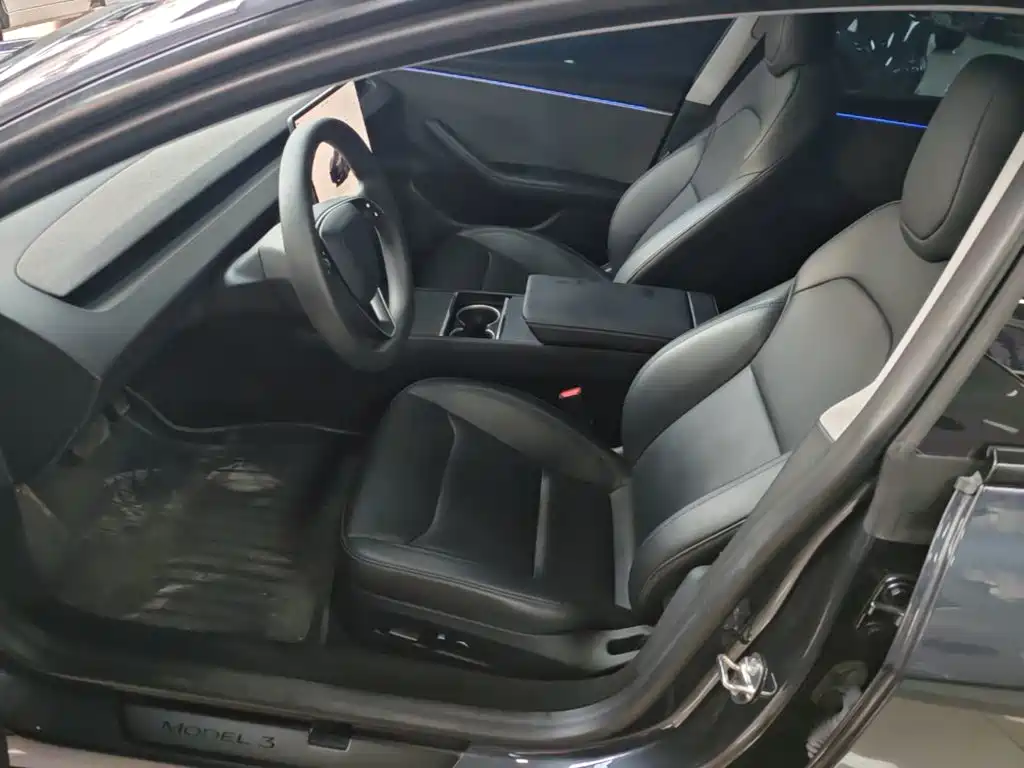 Tesla Model 3 — фото 11