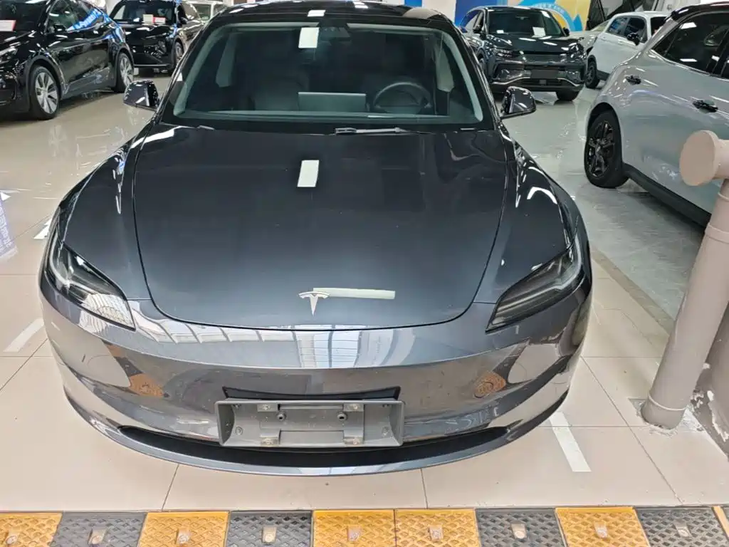 Tesla Model 3 — фото 3