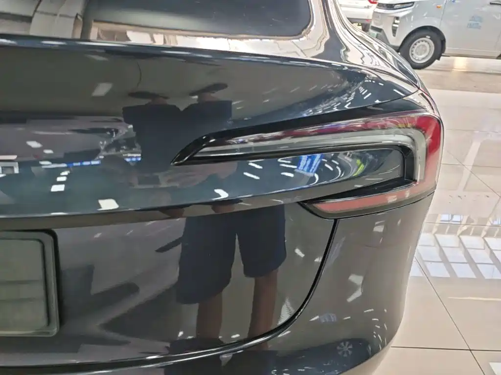 Tesla Model 3 — фото 24