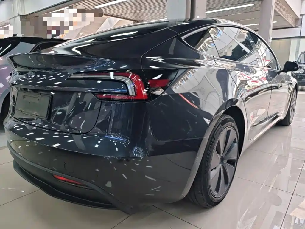 Tesla Model 3 — фото 5
