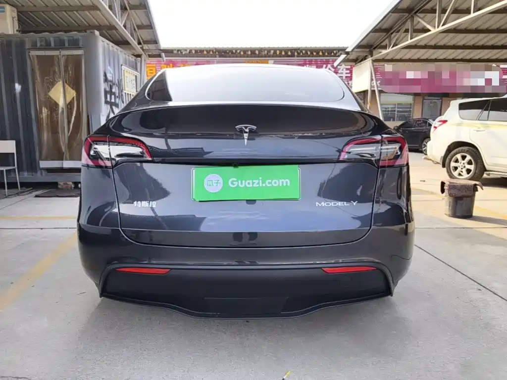 Tesla Model Y — фото 6