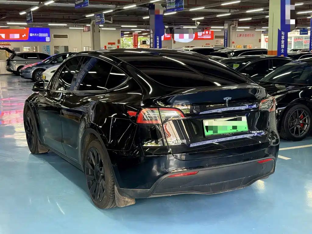 Tesla Model Y — фото 4