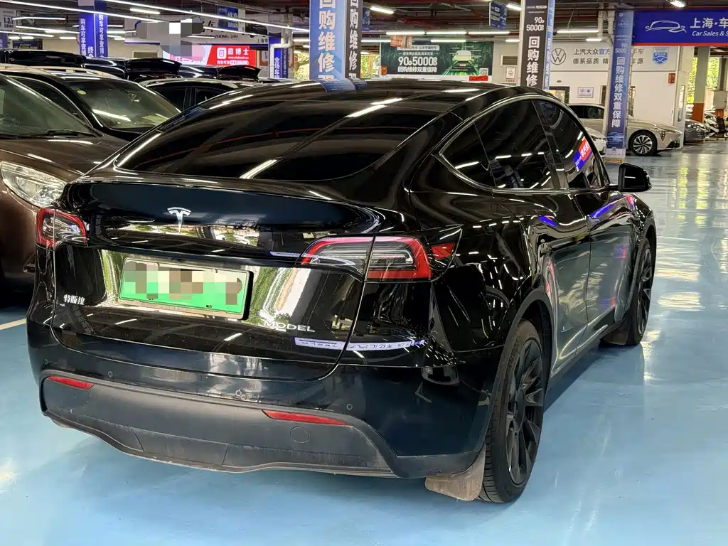 Tesla Model Y — фото 5
