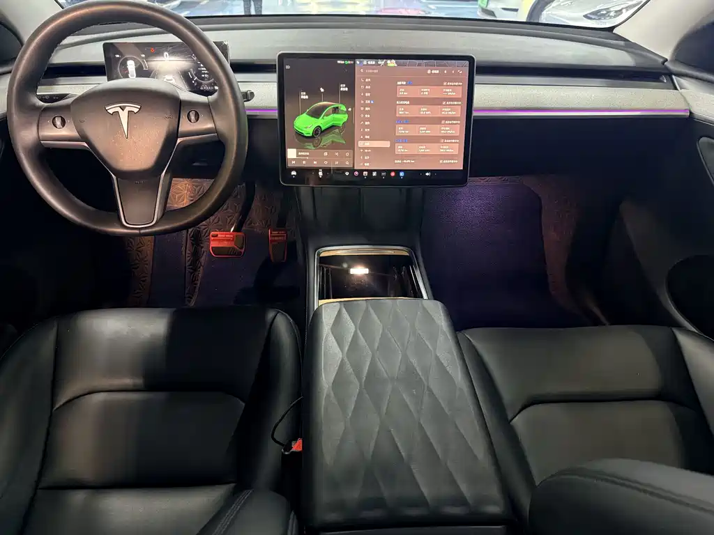Tesla Model Y — фото 8