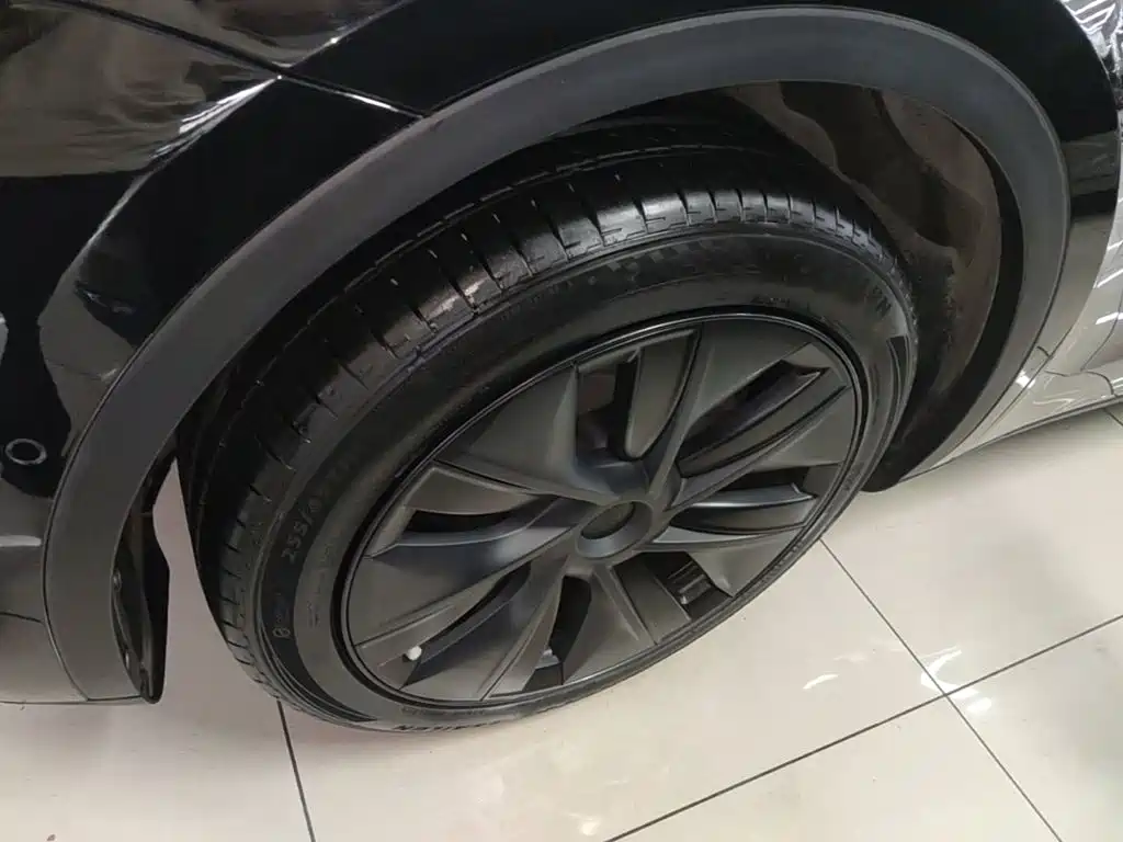 Tesla Model Y — фото 23