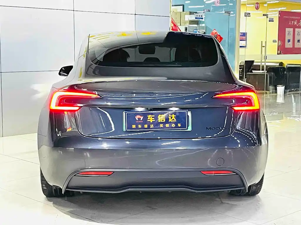 Tesla Model 3 — фото 4