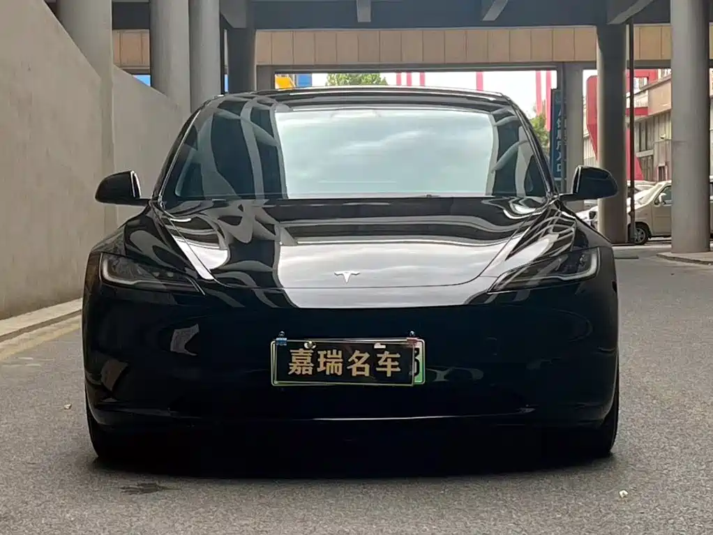Tesla Model 3 — фото 14