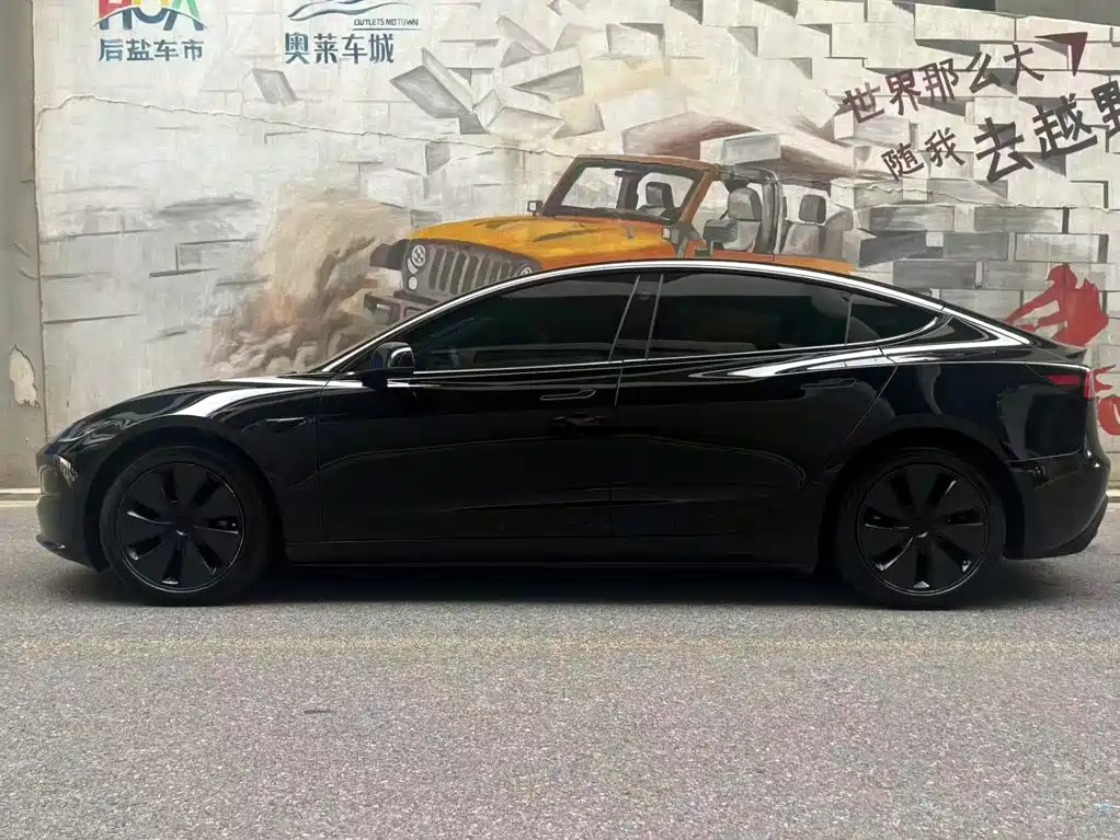 Tesla Model 3 — фото 15