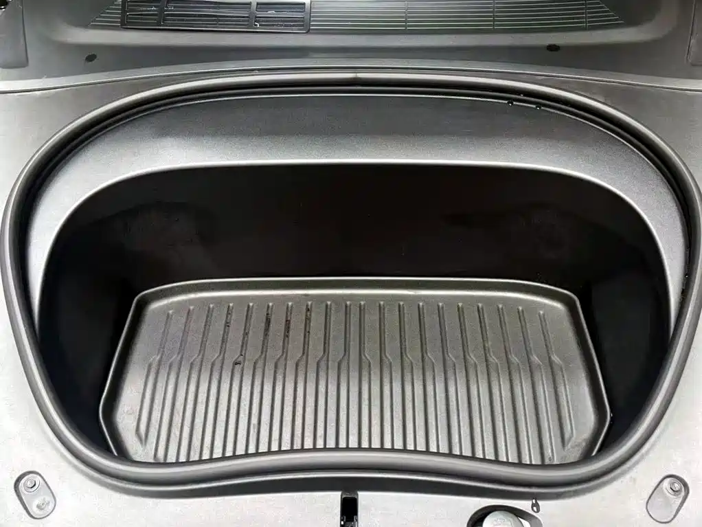 Tesla Model 3 — фото 6