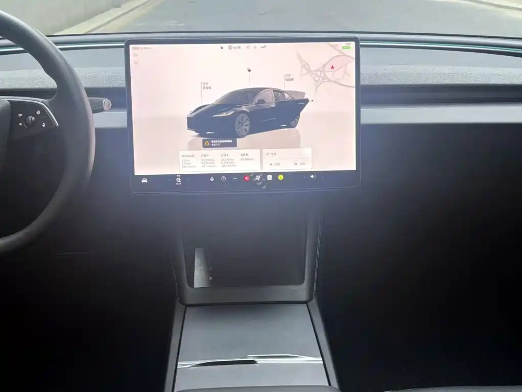 Tesla Model 3 — фото 10