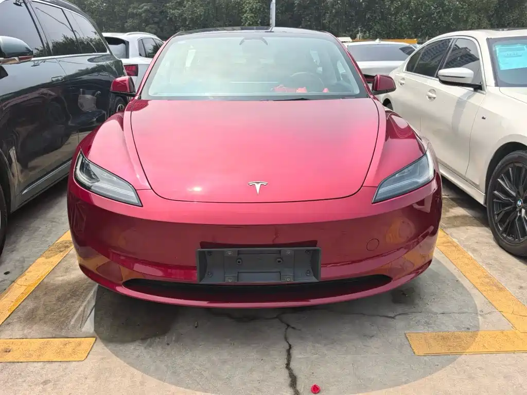 Tesla Model 3 — фото 2