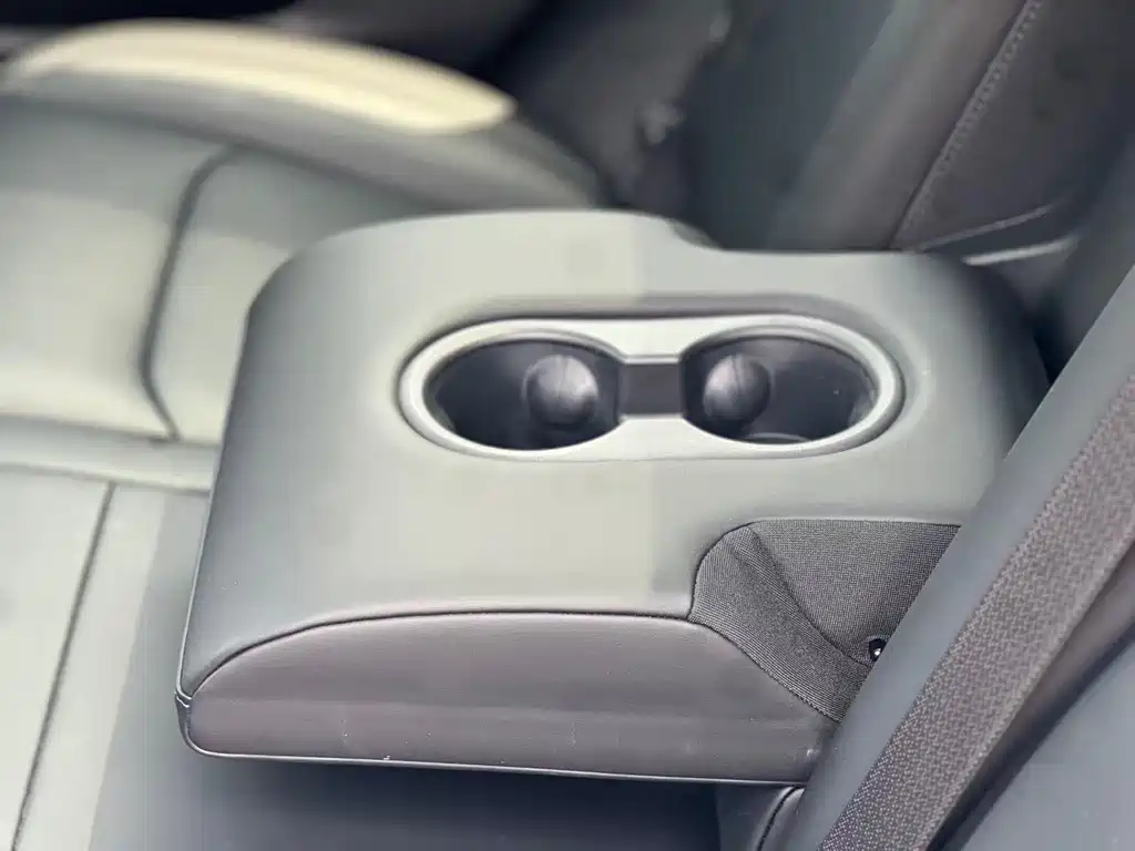 Tesla Model Y — фото 13