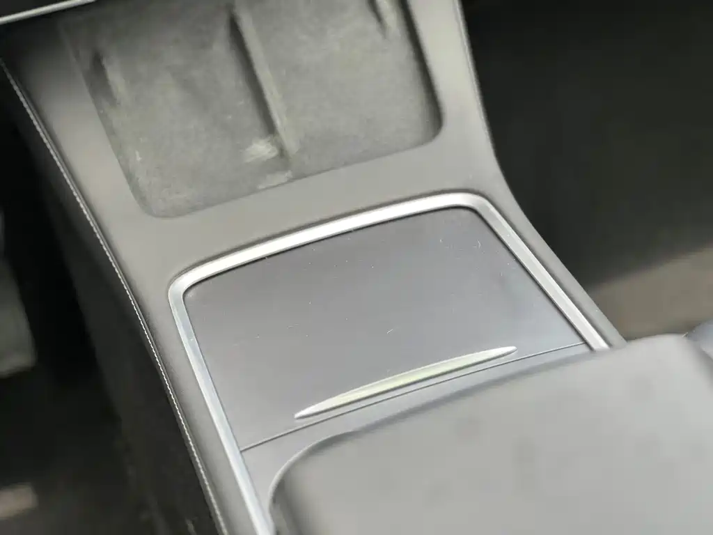 Tesla Model Y — фото 17
