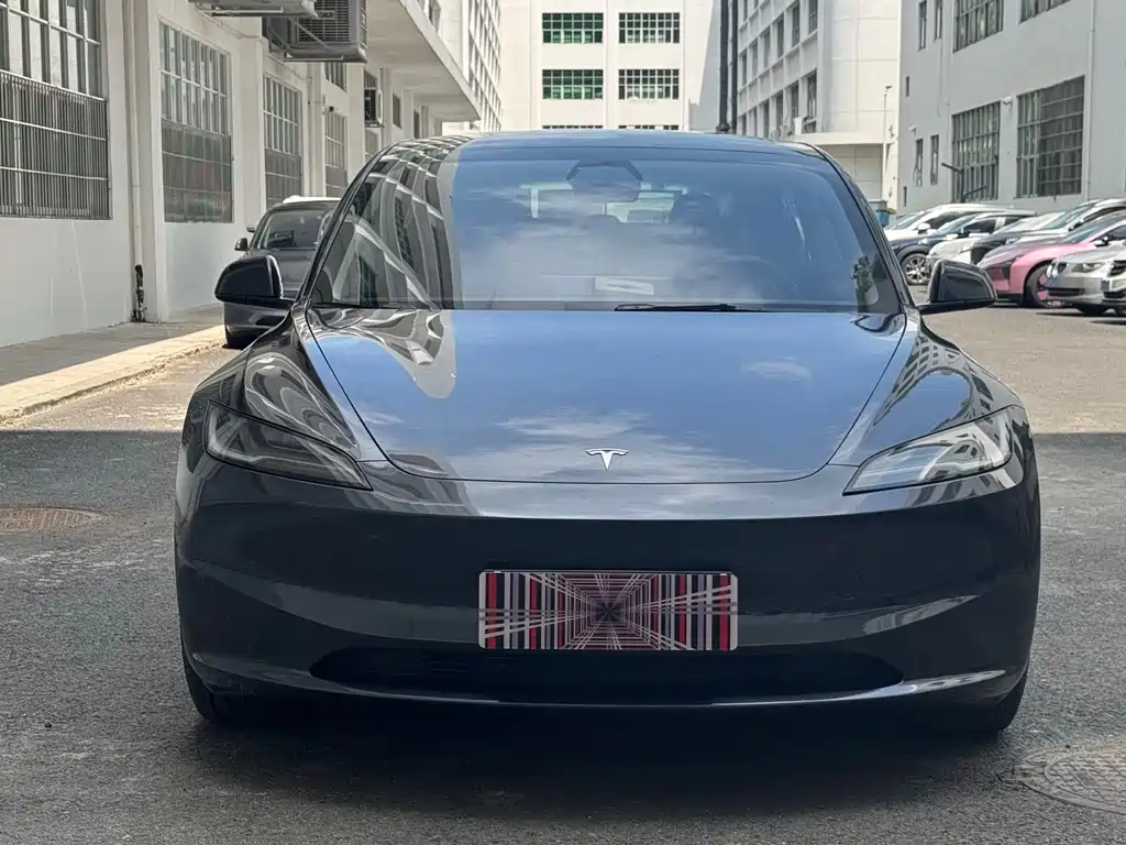 Tesla Model 3 — фото 2