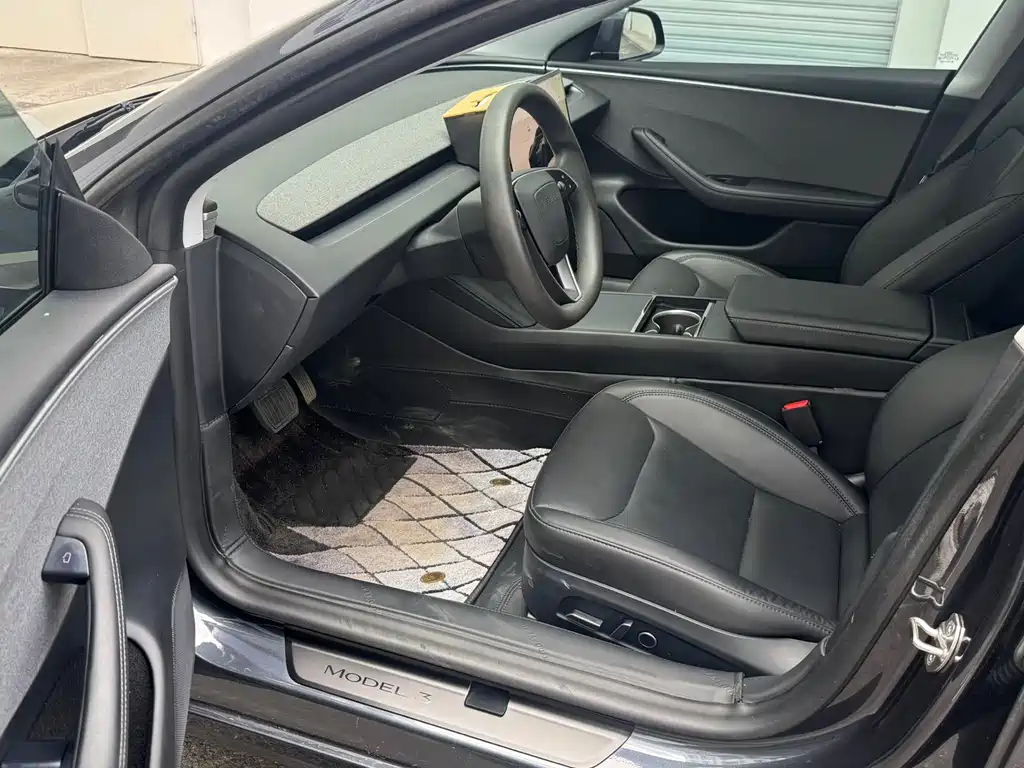 Tesla Model 3 — фото 6