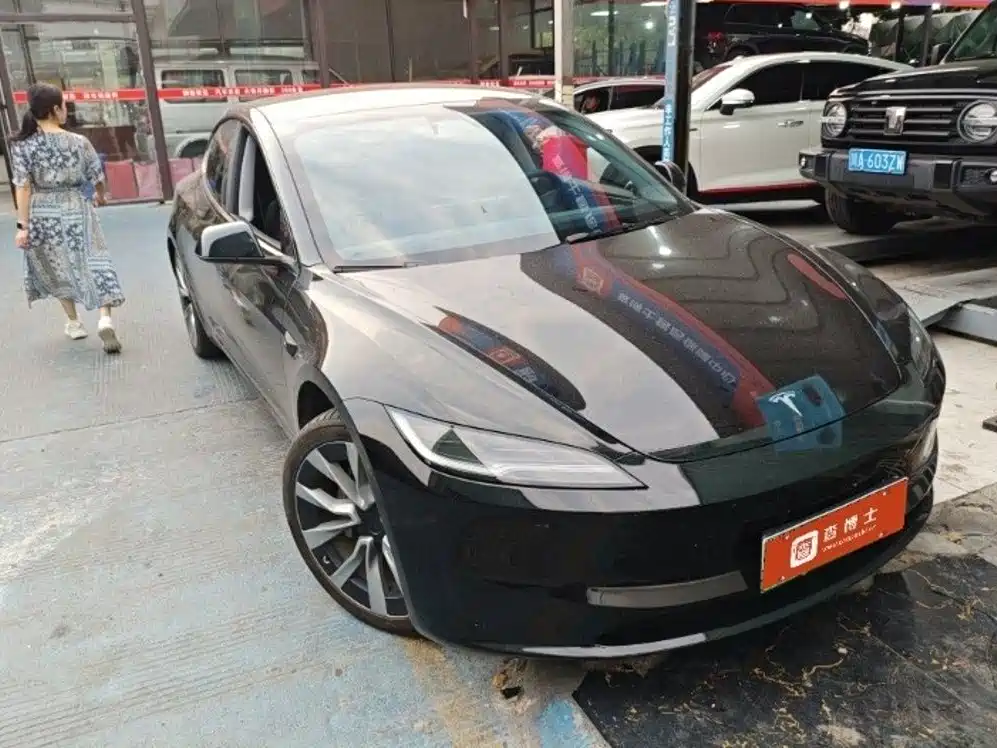 Tesla Model 3 — фото 2