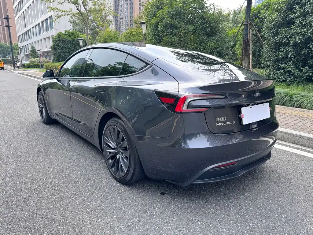 Tesla Model 3 — фото 5