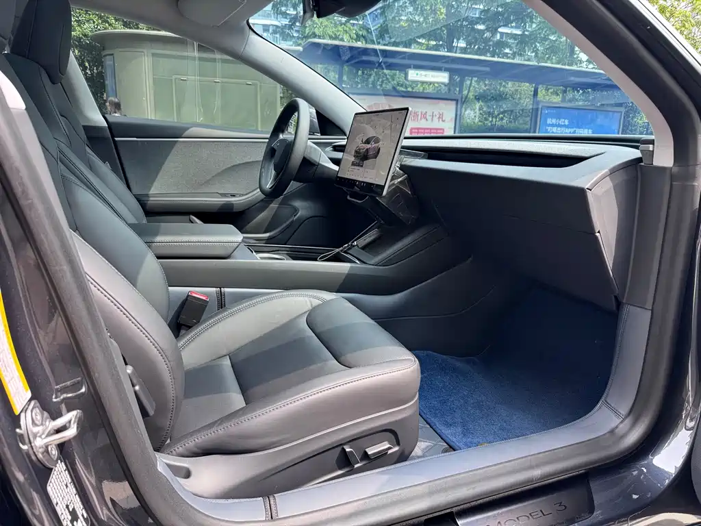 Tesla Model 3 — фото 10