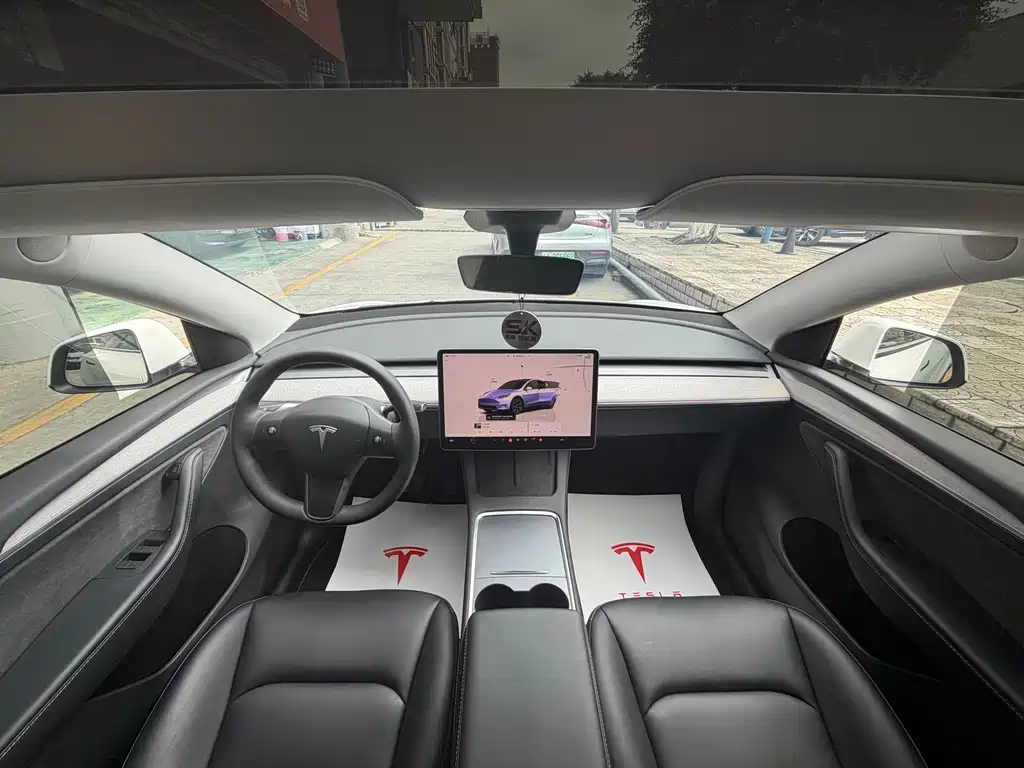 Tesla Model Y — фото 7