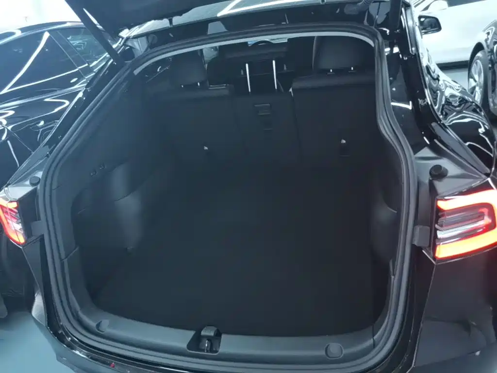 Tesla Model Y — фото 19