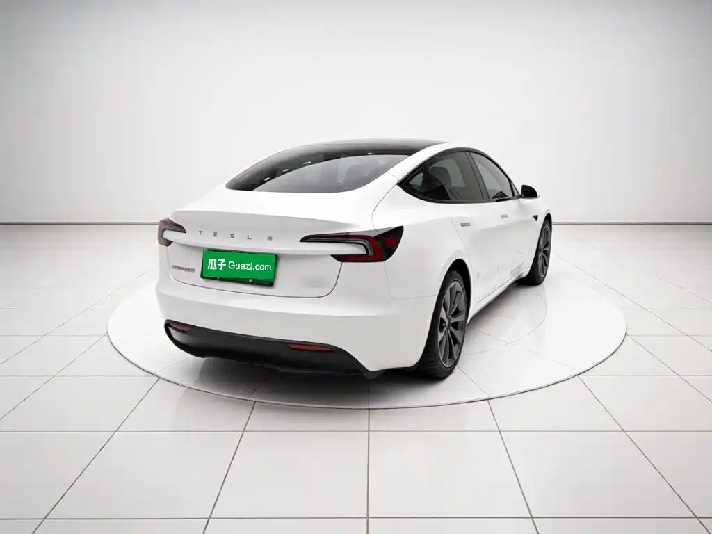 Tesla Model 3 — фото 6