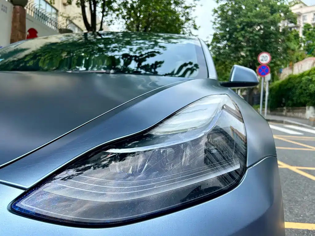 Tesla Model 3 — фото 5