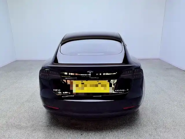 Tesla Model 3 — фото 14