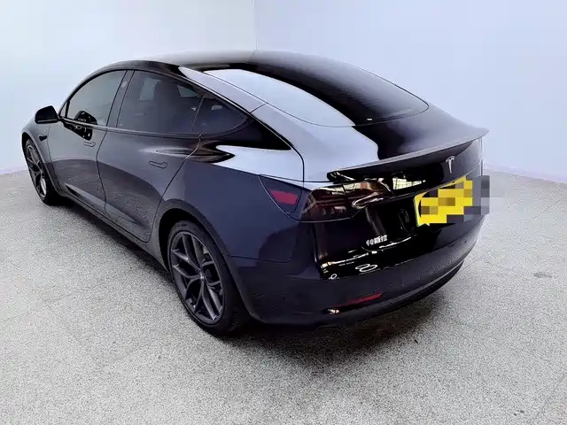 Tesla Model 3 — фото 15