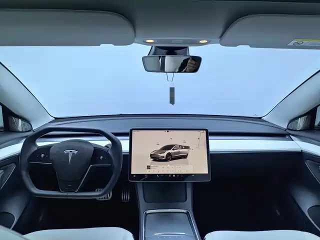 Tesla Model 3 — фото 16
