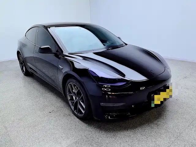 Tesla Model 3 — фото 3