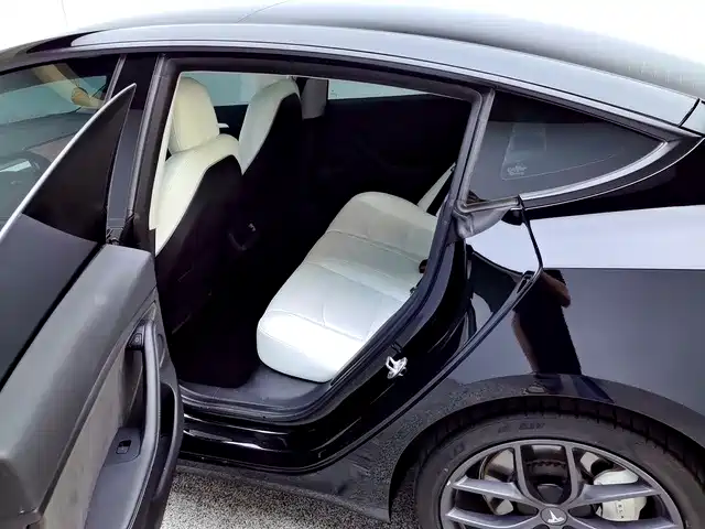 Tesla Model 3 — фото 4