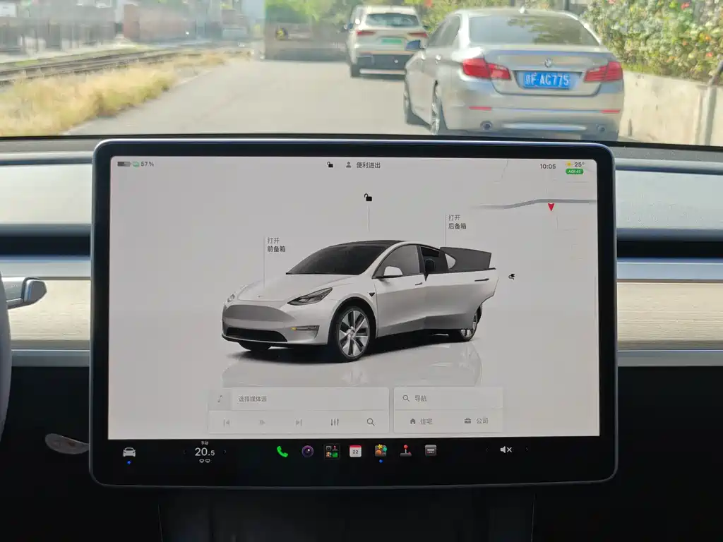 Tesla Model Y — фото 20