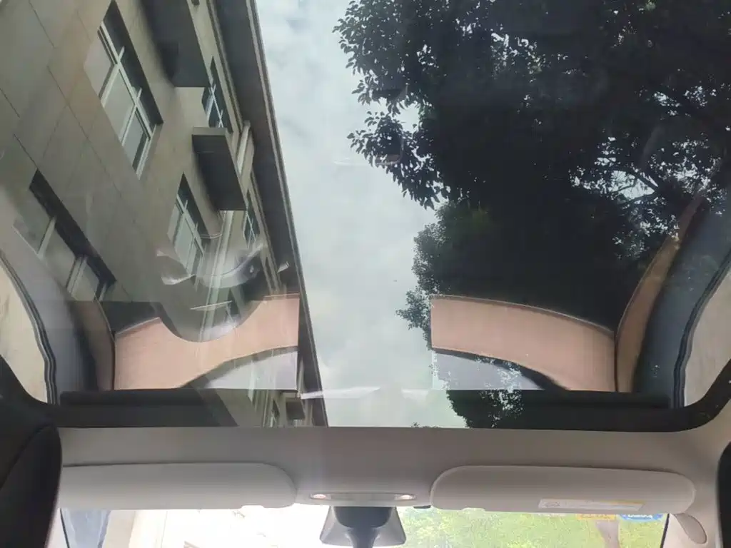 Tesla Model Y — фото 18