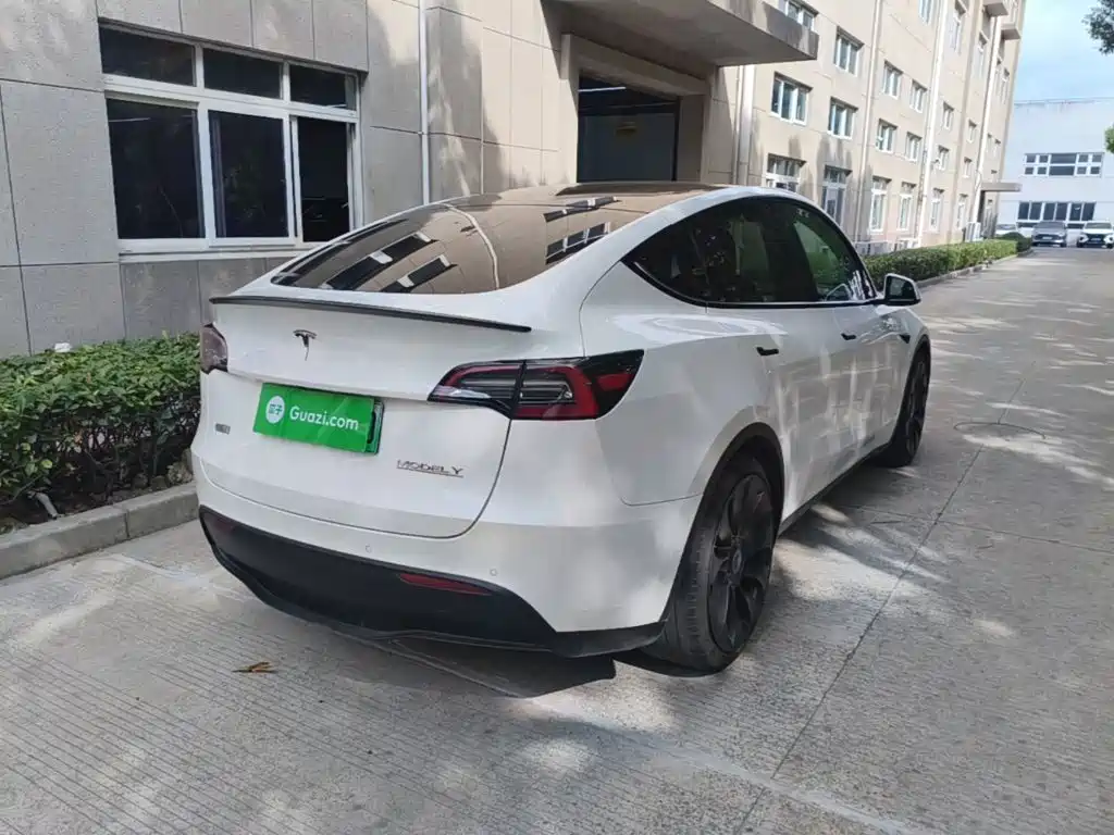 Tesla Model Y — фото 7