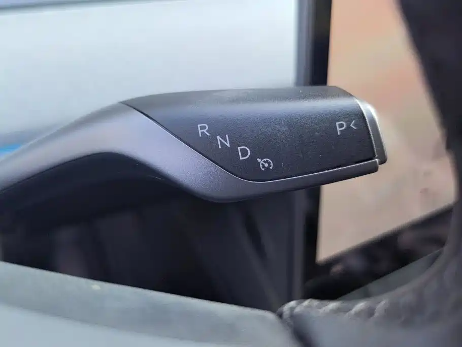 Tesla Model Y — фото 16