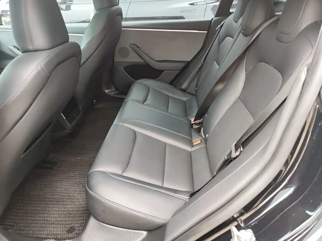 Tesla Model 3 — фото 17