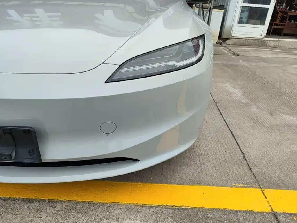 Tesla Model 3 — фото 24