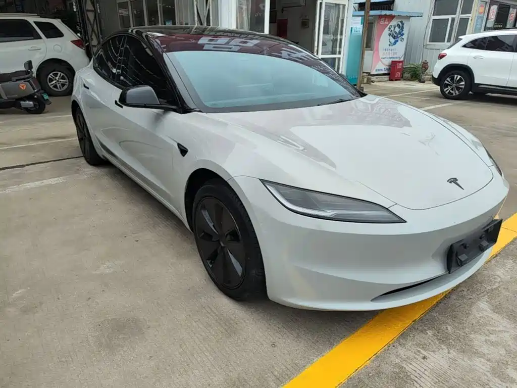 Tesla Model 3 — фото 4