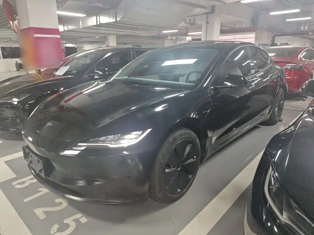 Tesla Model 3 — фото 2
