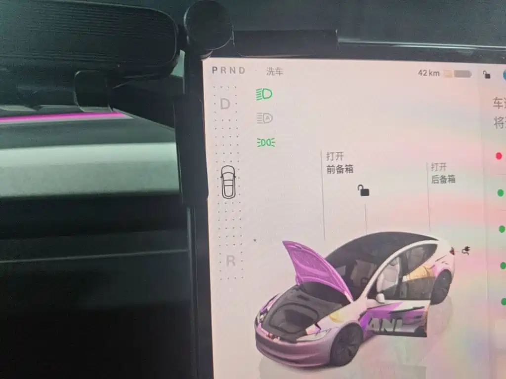 Tesla Model 3 — фото 14