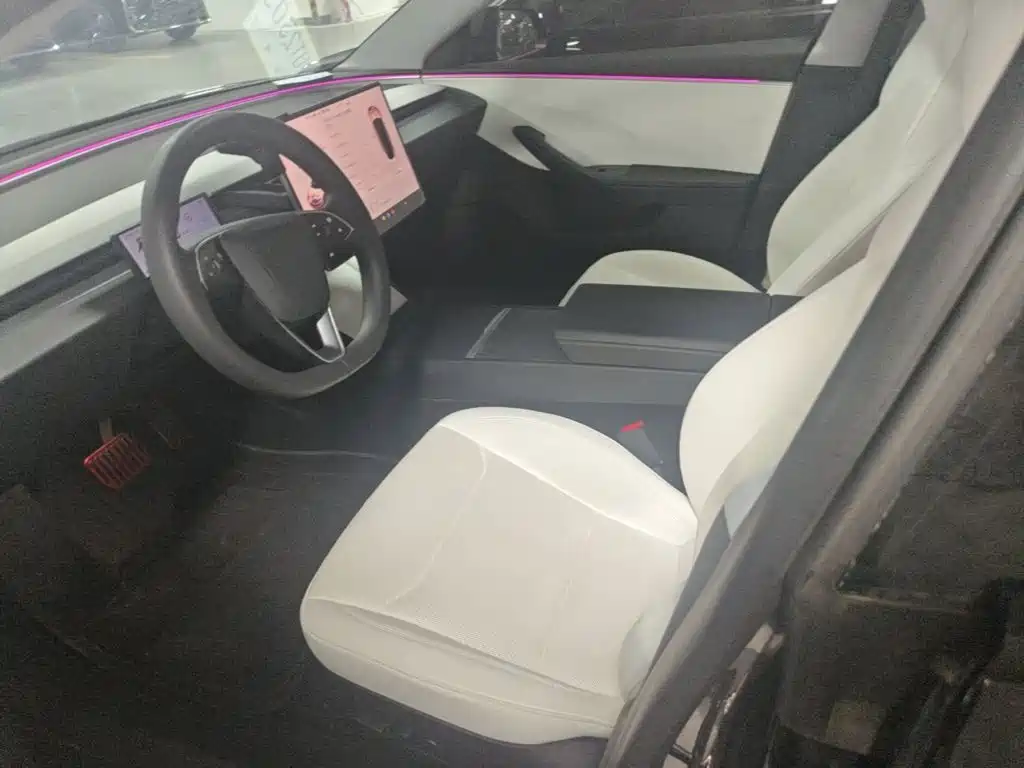 Tesla Model 3 — фото 15