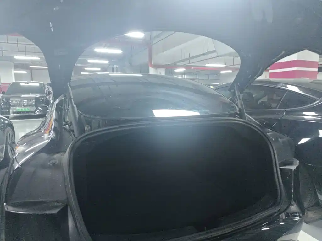 Tesla Model 3 — фото 19