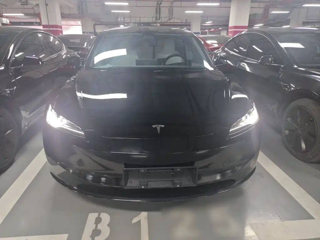 Tesla Model 3 — фото 3