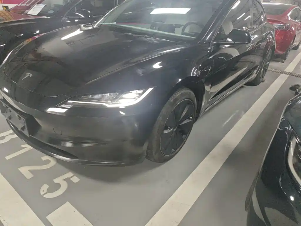 Tesla Model 3 — фото 24
