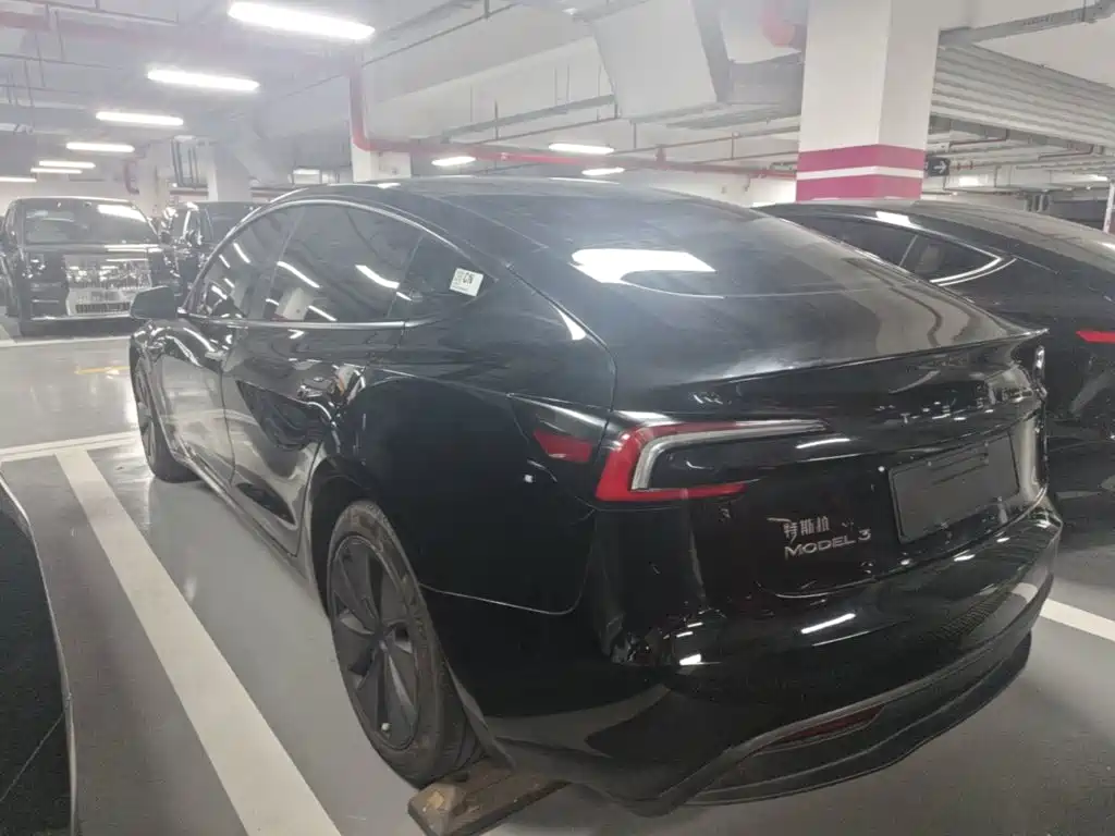Tesla Model 3 — фото 5