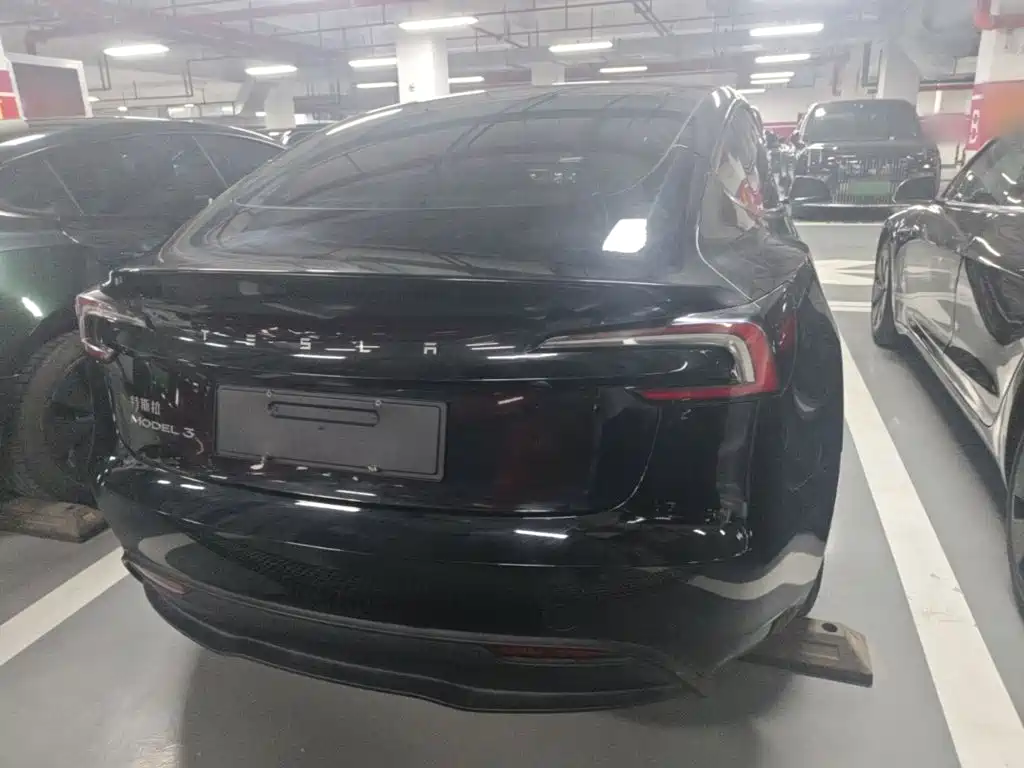 Tesla Model 3 — фото 6