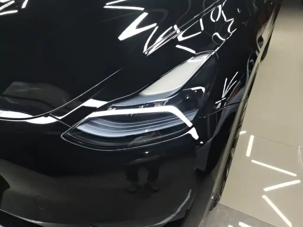 Tesla Model Y — фото 24
