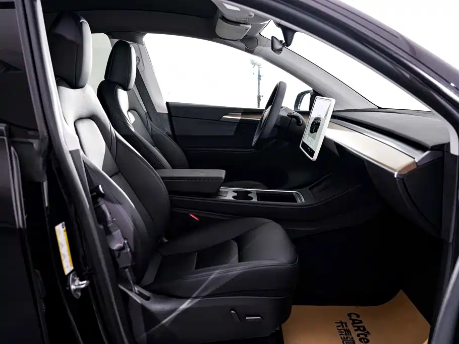 Tesla Model Y — фото 19